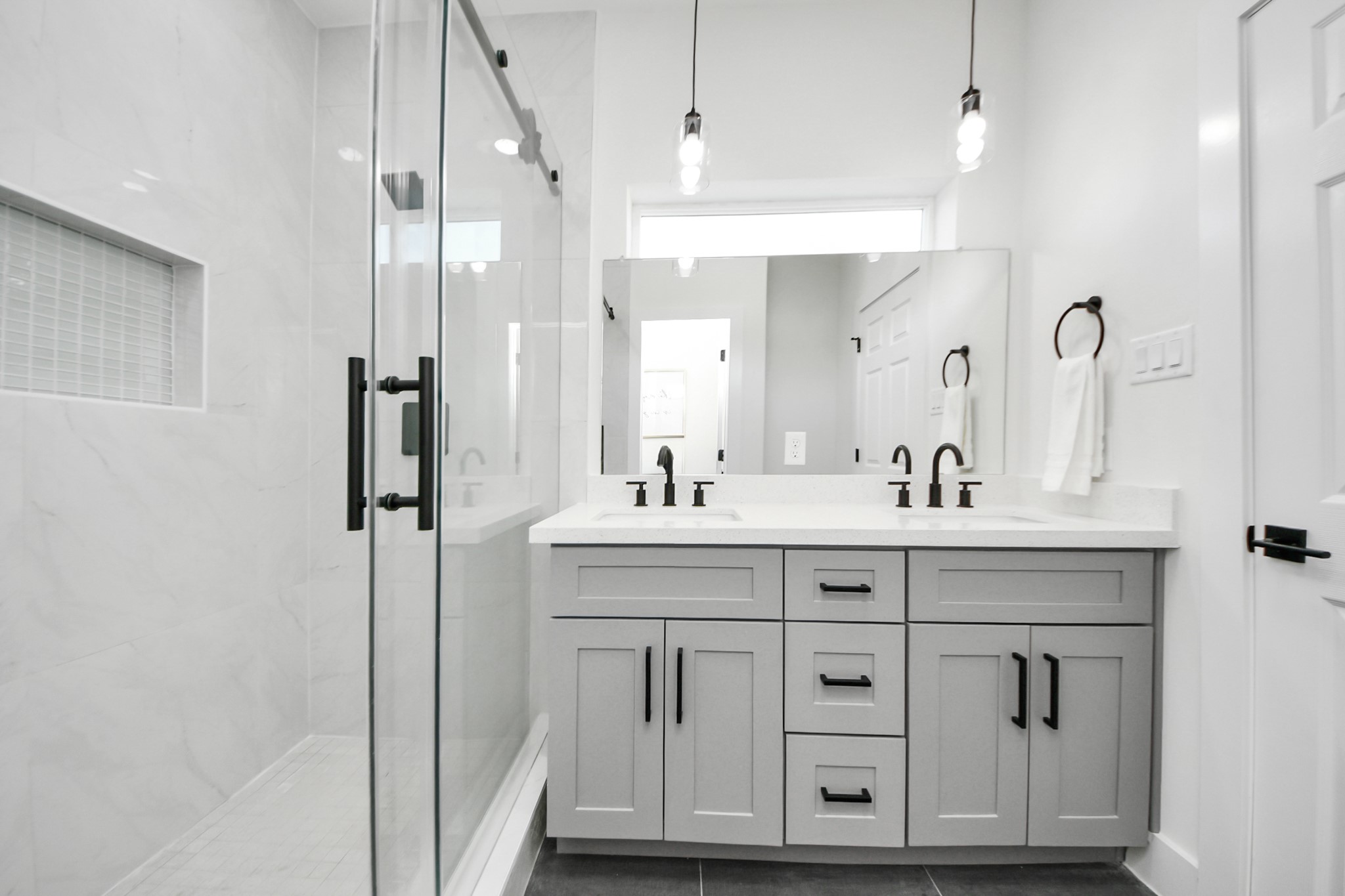 9305 Jutland Road Houston, TX 77033 - Photo 27 of 41 a bathroom with a double vanity sink mirror and bathtub
