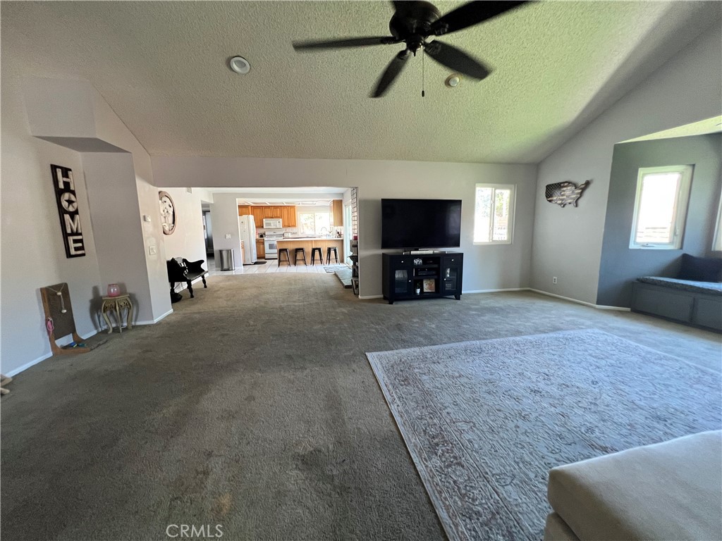 11010 Kayjay Street Riverside, CA 92503 - Photo 5 of 52