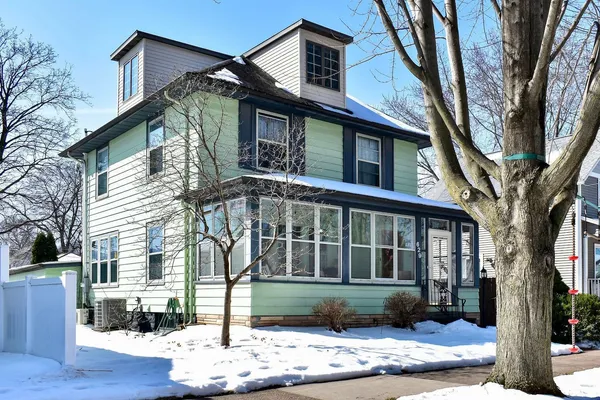$350,000 | 629 West King Street, Winona, MN 55987