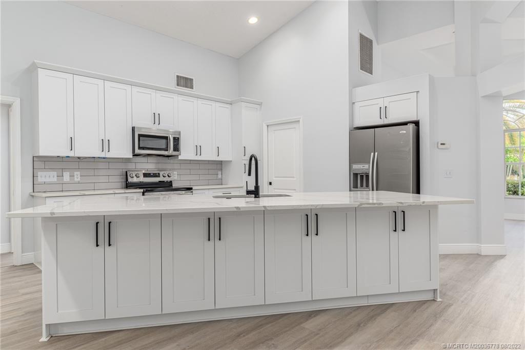 5375 Southeast Reef Way Stuart, FL 34997 - Photo 14 of 36 Gallery Image 14