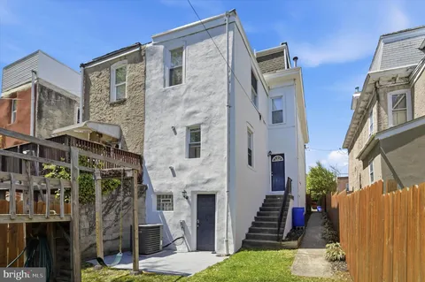 $389,900 | 516 High Street, Philadelphia, PA 19144