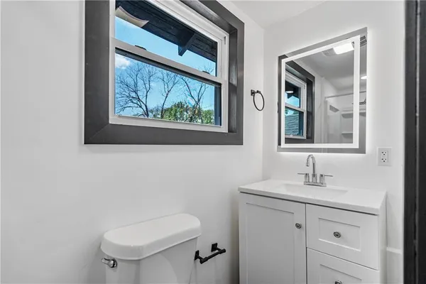 $159,900 | 1110 West 3rd Street, Coffeyville, KS 67337