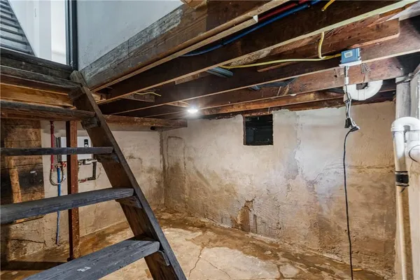 $159,900 | 1110 West 3rd Street, Coffeyville, KS 67337