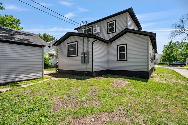 $159,900 | 1110 West 3rd Street, Coffeyville, KS 67337