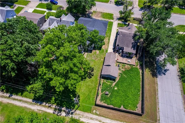 $159,900 | 1110 West 3rd Street, Coffeyville, KS 67337