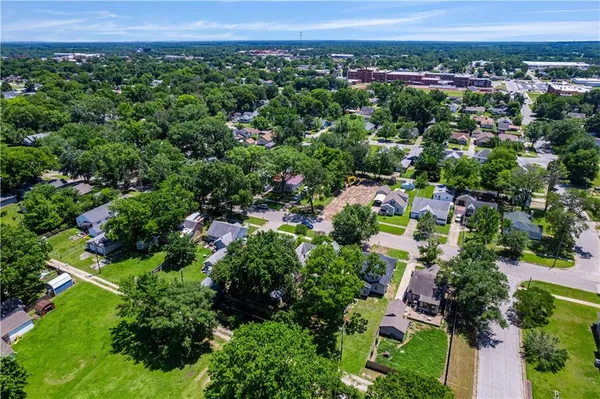 $159,900 | 1110 West 3rd Street, Coffeyville, KS 67337