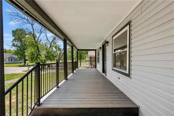 $159,900 | 1110 West 3rd Street, Coffeyville, KS 67337