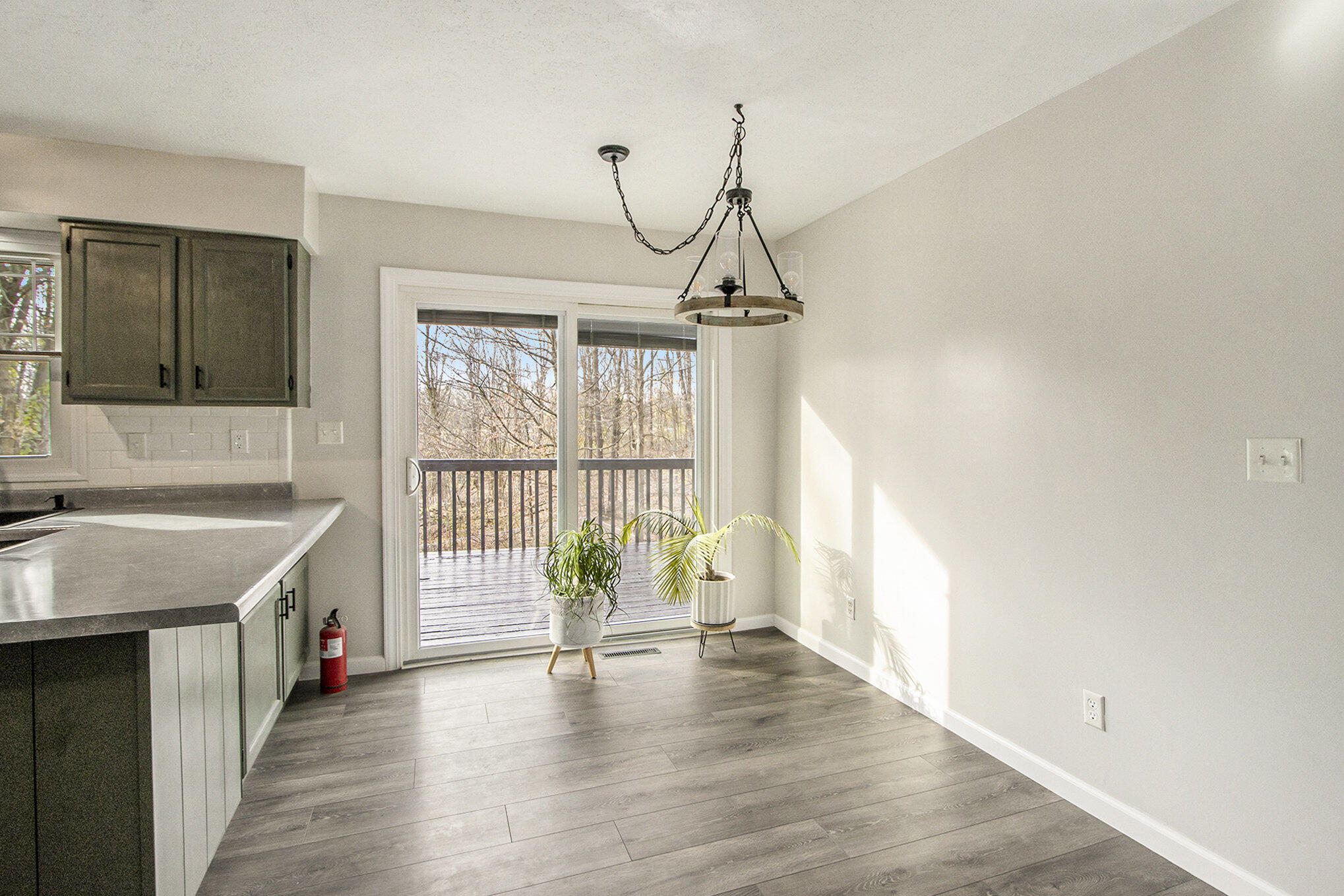 2115 Barney Road Kalamazoo, MI 49004 - Photo 11 of 34 Dining Area