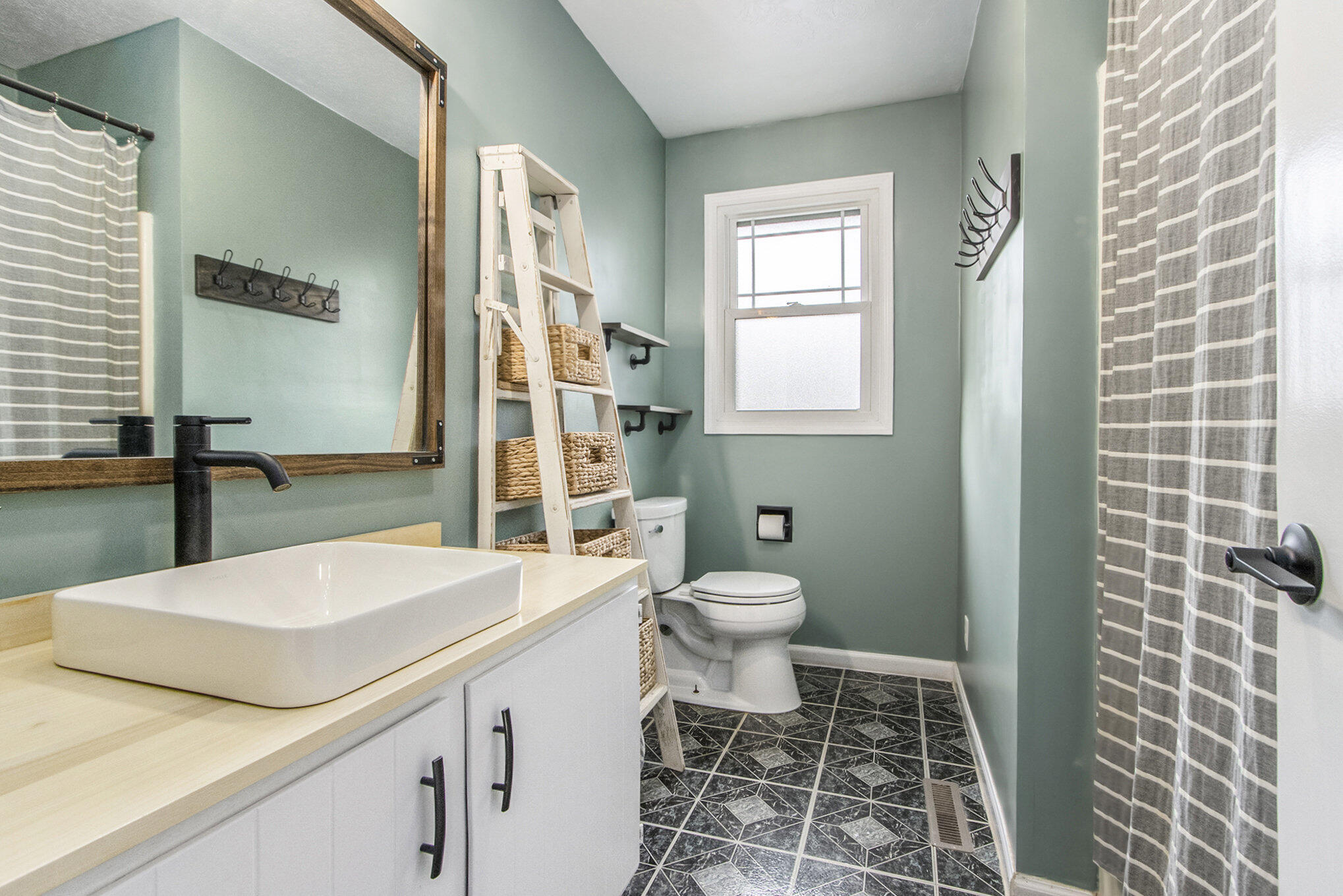 2115 Barney Road Kalamazoo, MI 49004 - Photo 14 of 34 Main Floor Full Bathroom