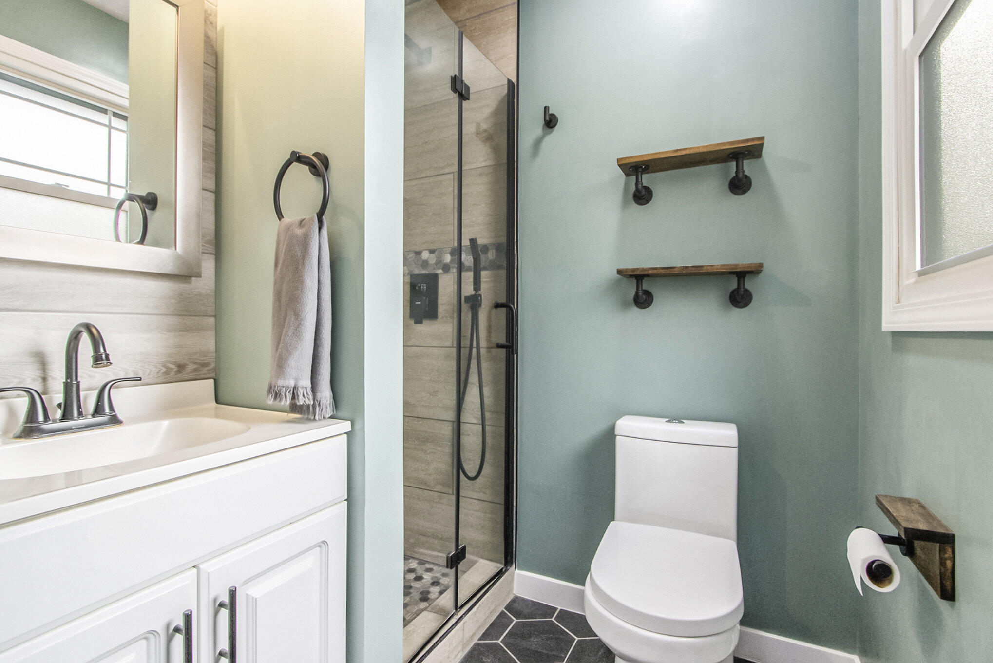 2115 Barney Road Kalamazoo, MI 49004 - Photo 16 of 34 Primary Bath