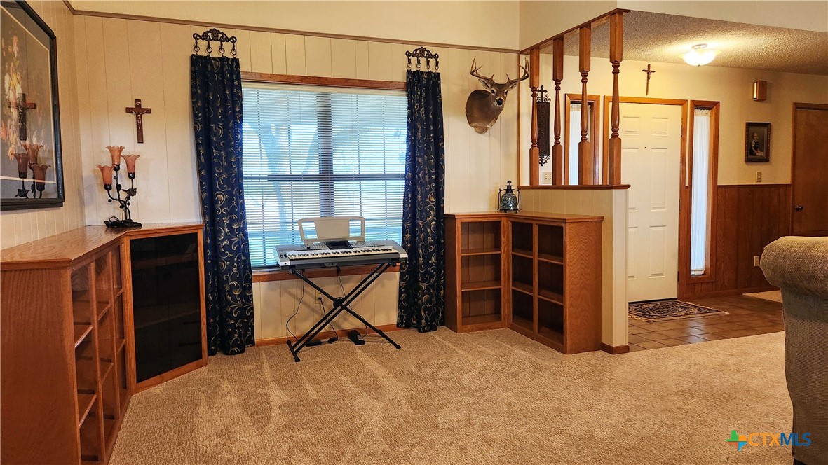 847 Oliver Road Victoria, TX 77904 - Photo 11 of 47 Entry and living area