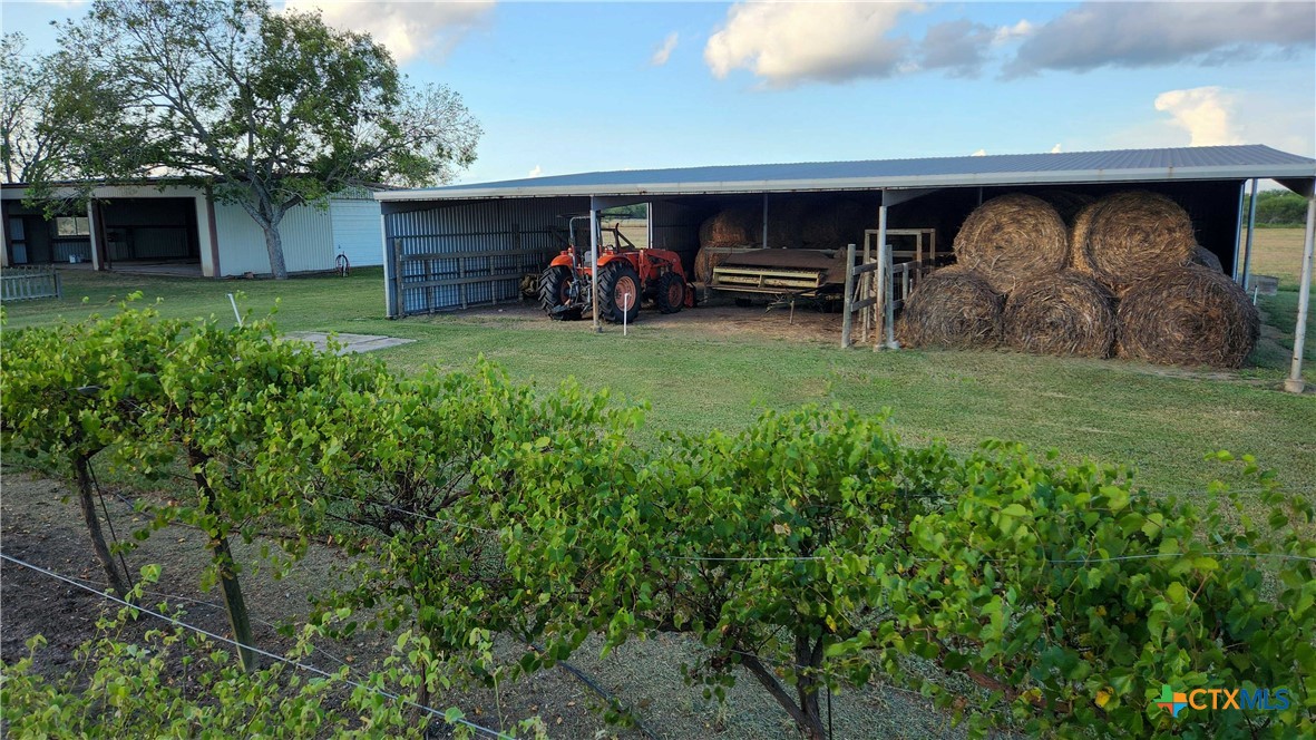 847 Oliver Road Victoria, TX 77904 - Photo 29 of 47 Hay barn