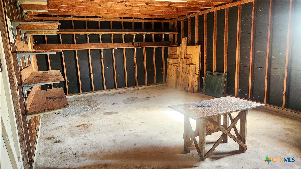 847 Oliver Road Victoria, TX 77904 - Photo 37 of 47 a view of a balcony with furniture