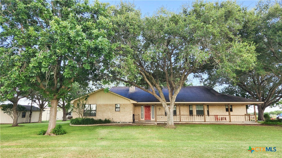847 Oliver Road Victoria, TX 77904 - Photo 4 of 47 front view of a house with a yard