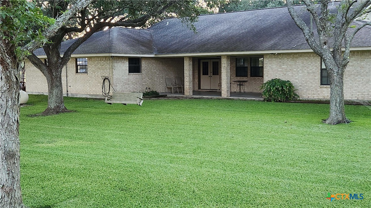 847 Oliver Road Victoria, TX 77904 - Photo 5 of 47 a front view of house with yard and green space