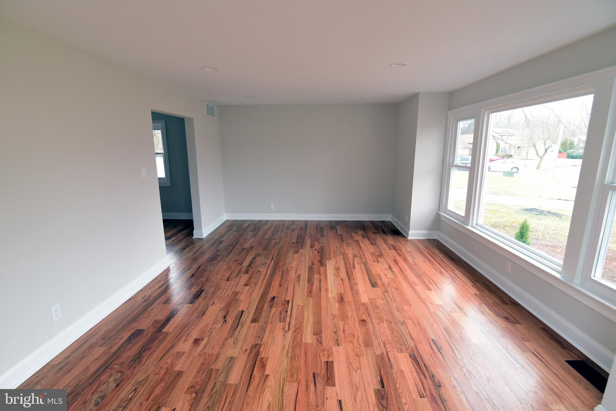 136 Dorchester Road Mount Laurel, NJ 08054 - Photo 3 of 30 Living Room