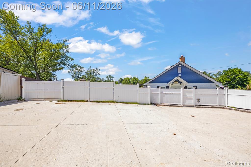 4661 Sashabaw Road Waterford, MI 48329 - Photo 35 of 37