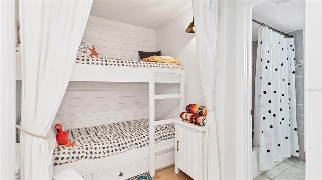 9200 Midnight Pass Road, Unit 24 Sarasota, FL 34242 - Photo 26 of 43