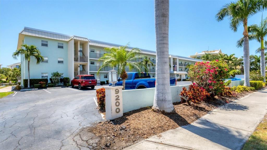 9200 Midnight Pass Road, Unit 24 Sarasota, FL 34242 - Photo 8 of 43