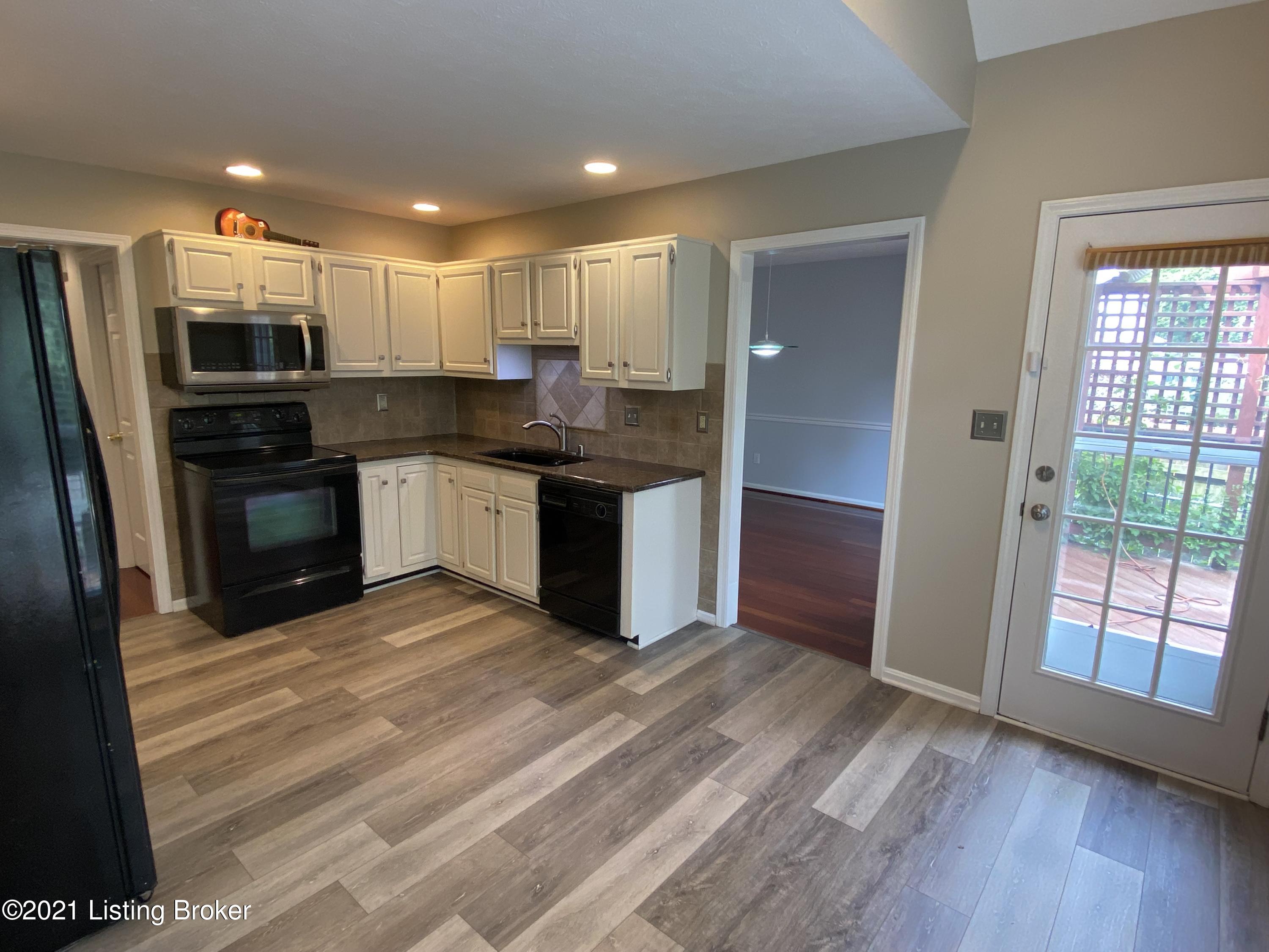 8029 Roland Avenue Louisville, KY 40222 - Photo 11 of 56 018a