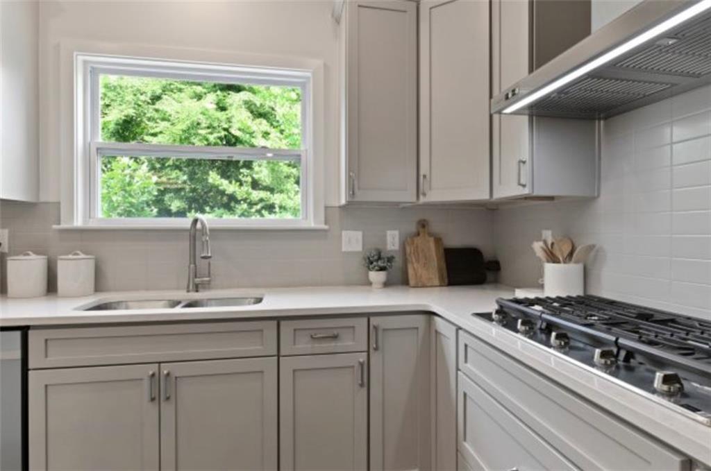 279 Froebe Road Venetia, PA 15367 - Photo 5 of 12 Gallery Image 5