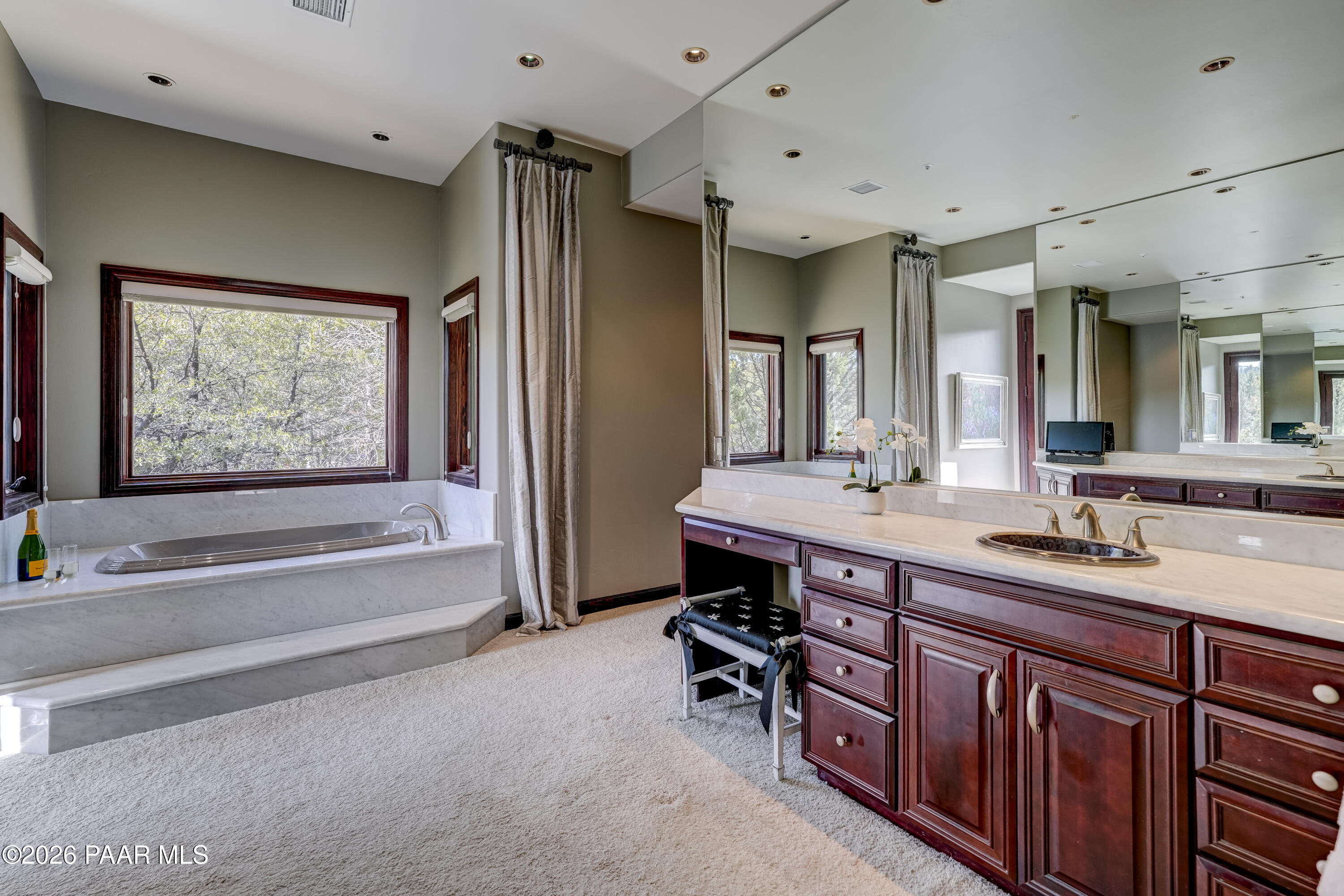 1065 High Valley Ranch Road Prescott, AZ 86303 - Photo 26 of 58 Primary Bathroom