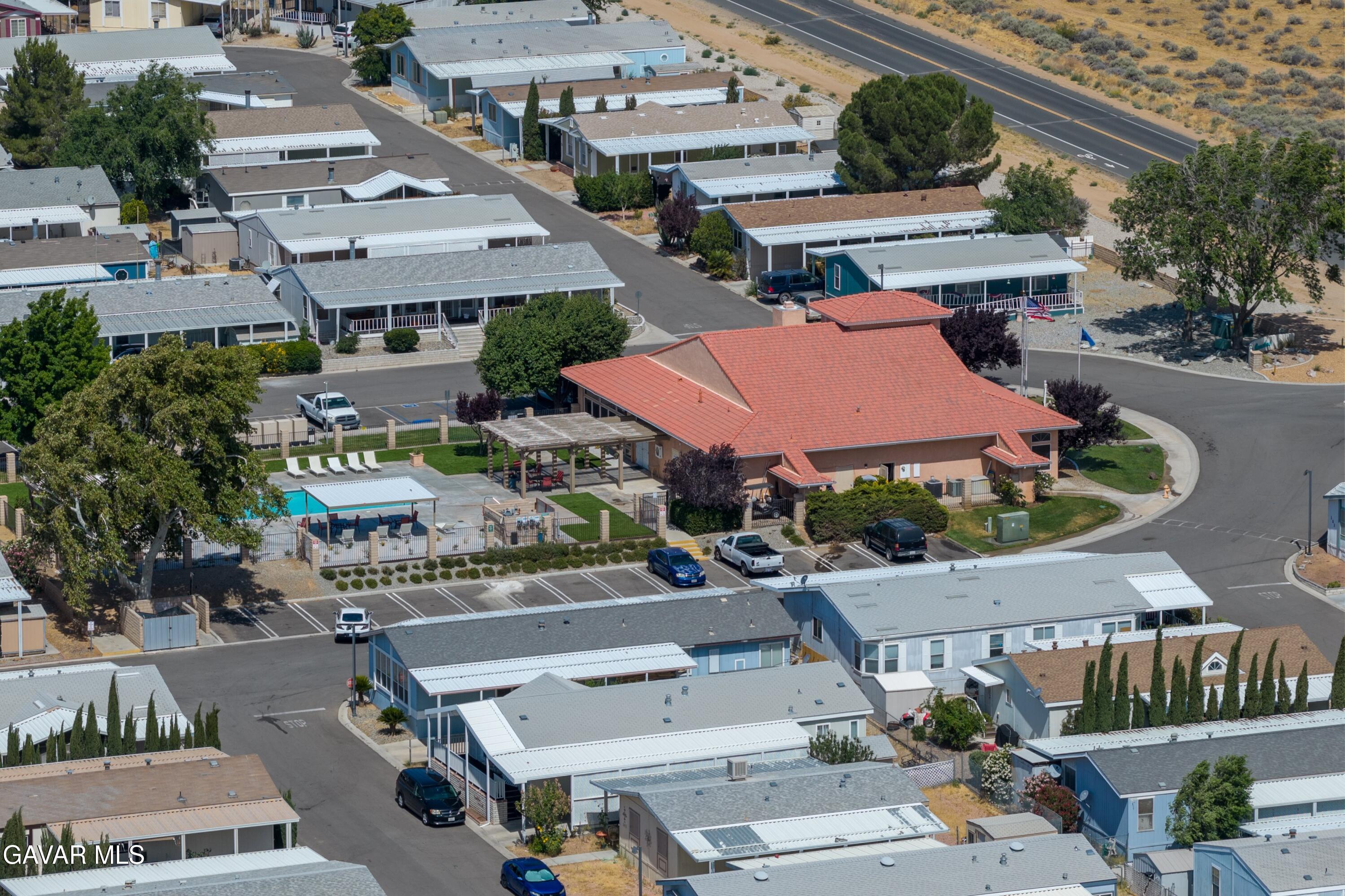 20843 Waalew Road Apple Valley, CA 92307 - Photo 31 of 40 an aerial view of residential houses and street