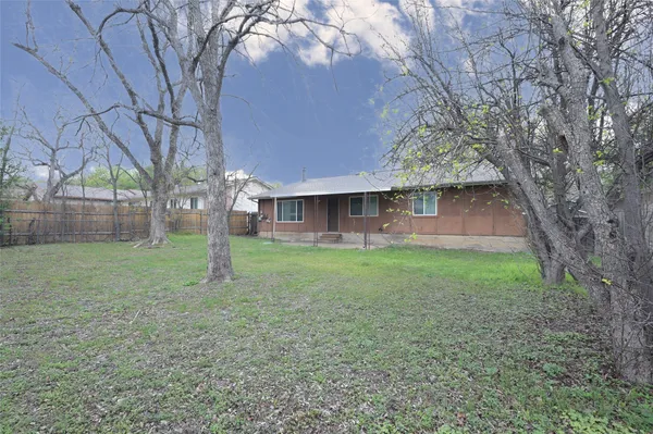 $2,395 | 107 Cloudview Drive, Austin, TX 78745