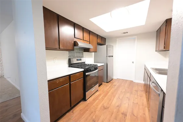 $2,395 | 107 Cloudview Drive, Austin, TX 78745