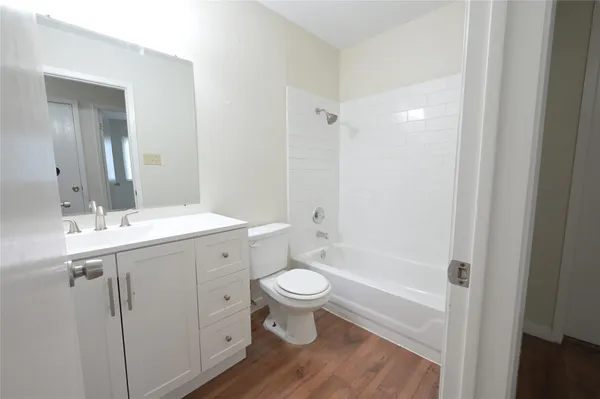 $2,395 | 107 Cloudview Drive, Austin, TX 78745