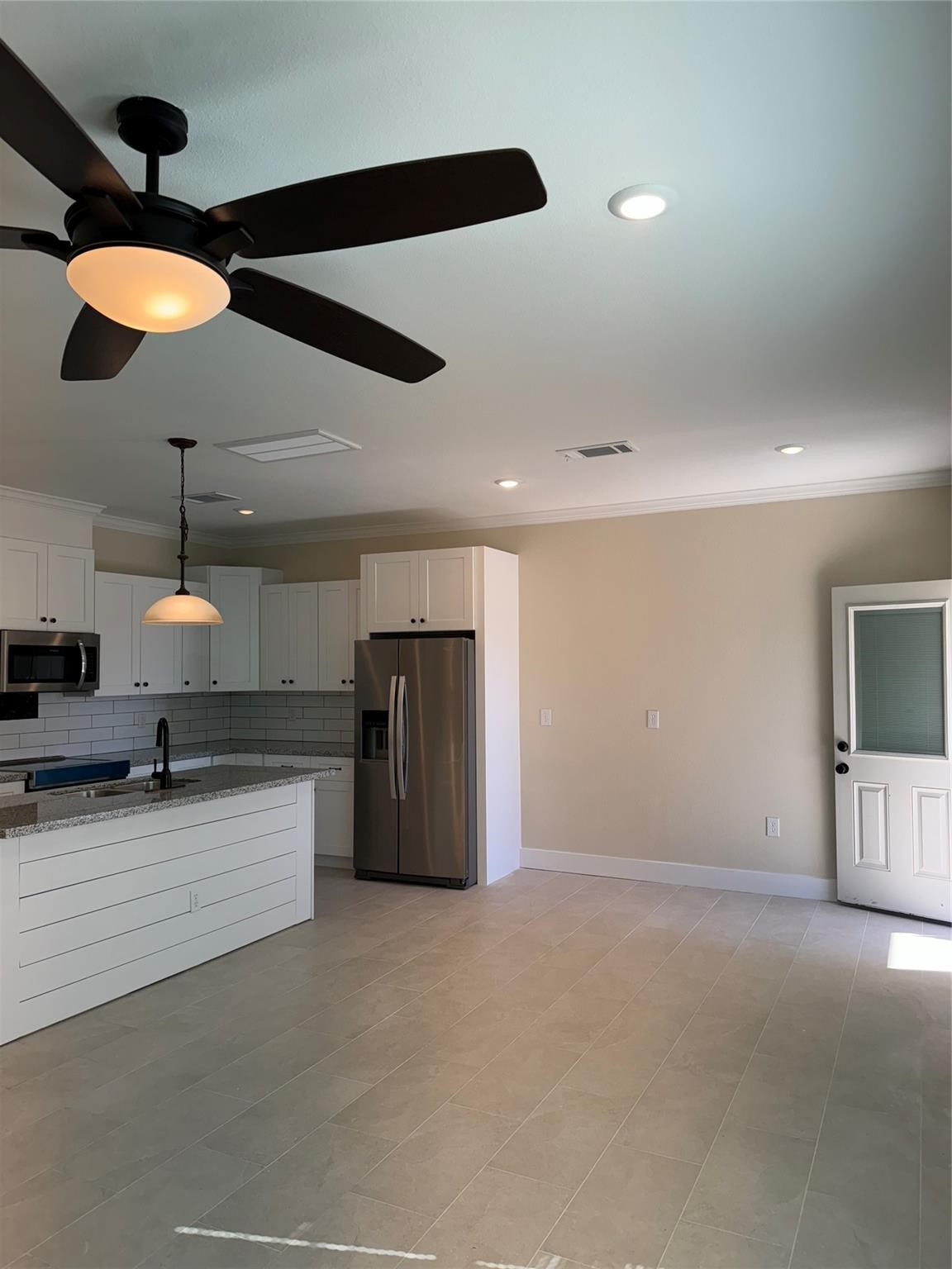 8522 Viterbo Road, Unit A Beaumont, TX 77705 - Photo 14 of 28 Gallery Image 14