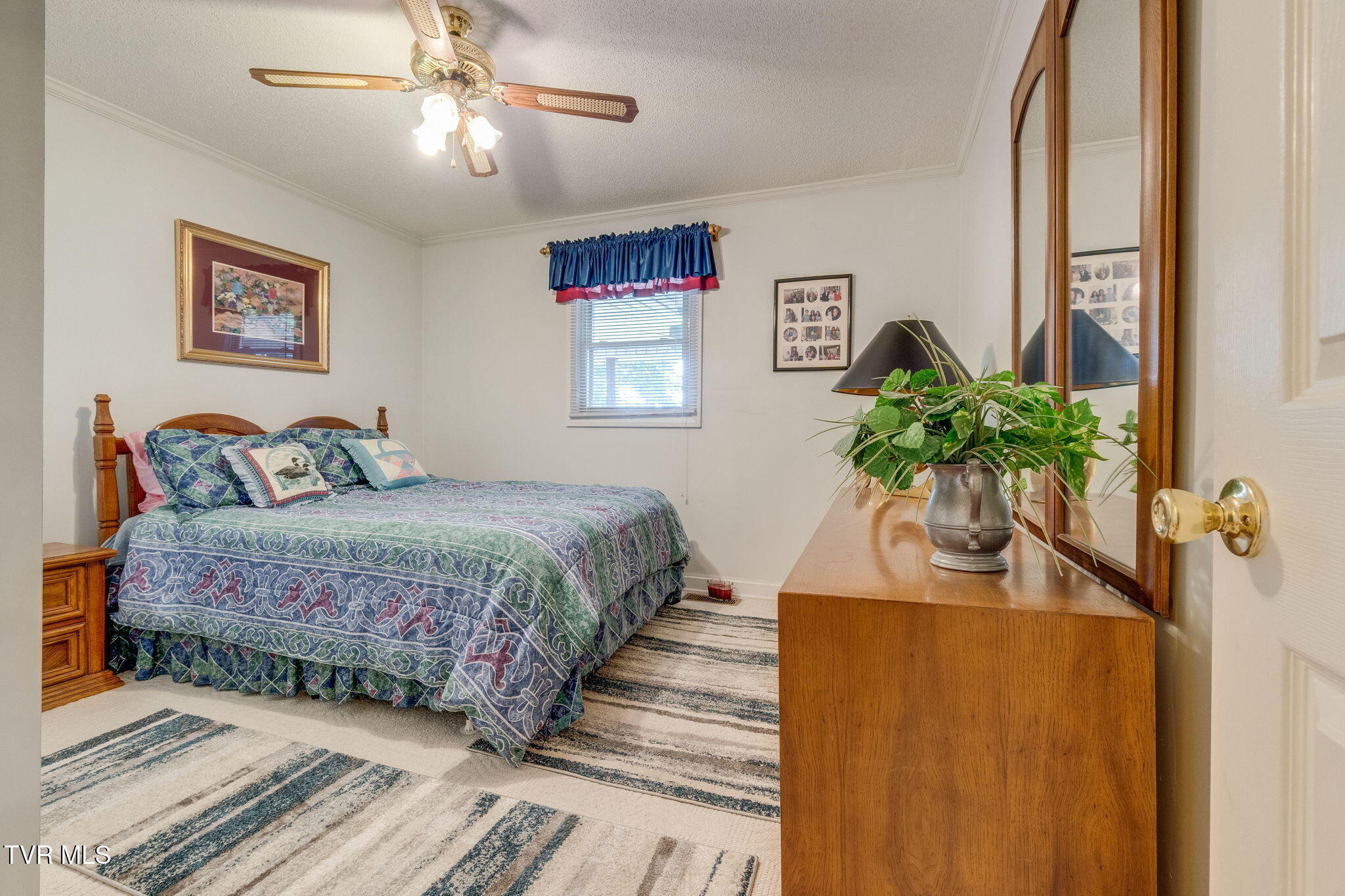 227 Highfield Road Bristol, TN 37620 - Photo 20 of 39 020