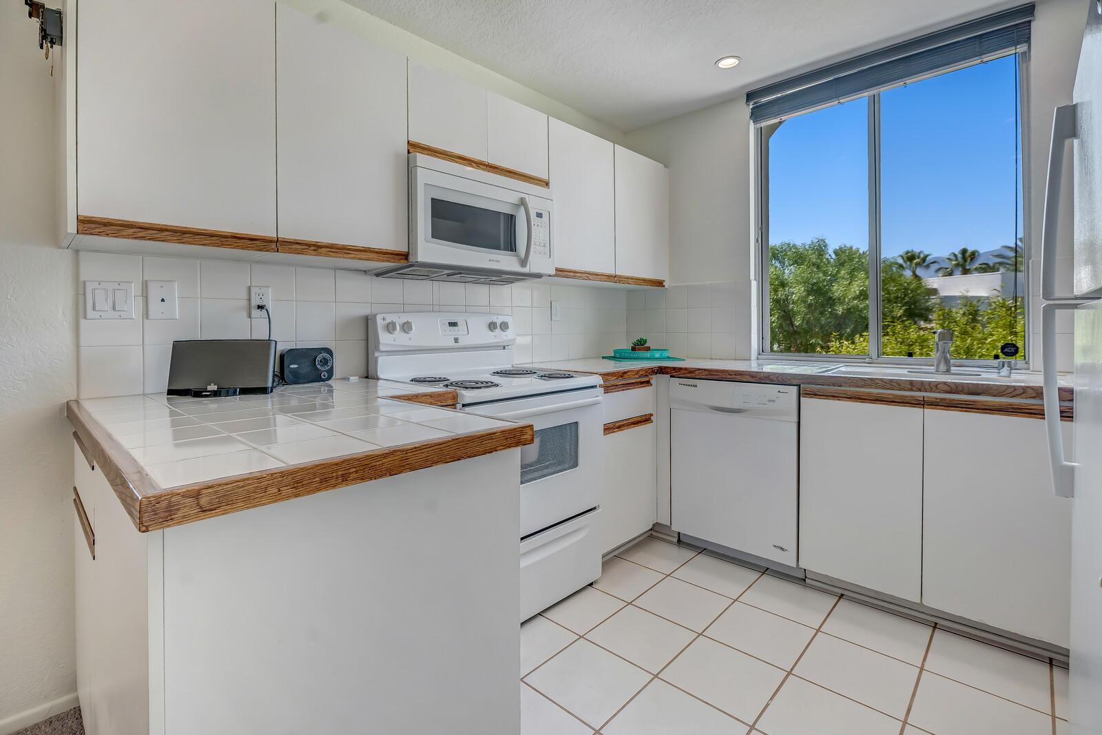 401 El Cielo Road, Unit 108 Palm Springs, CA 92262 - Photo 12 of 33 11_Image_13_mls