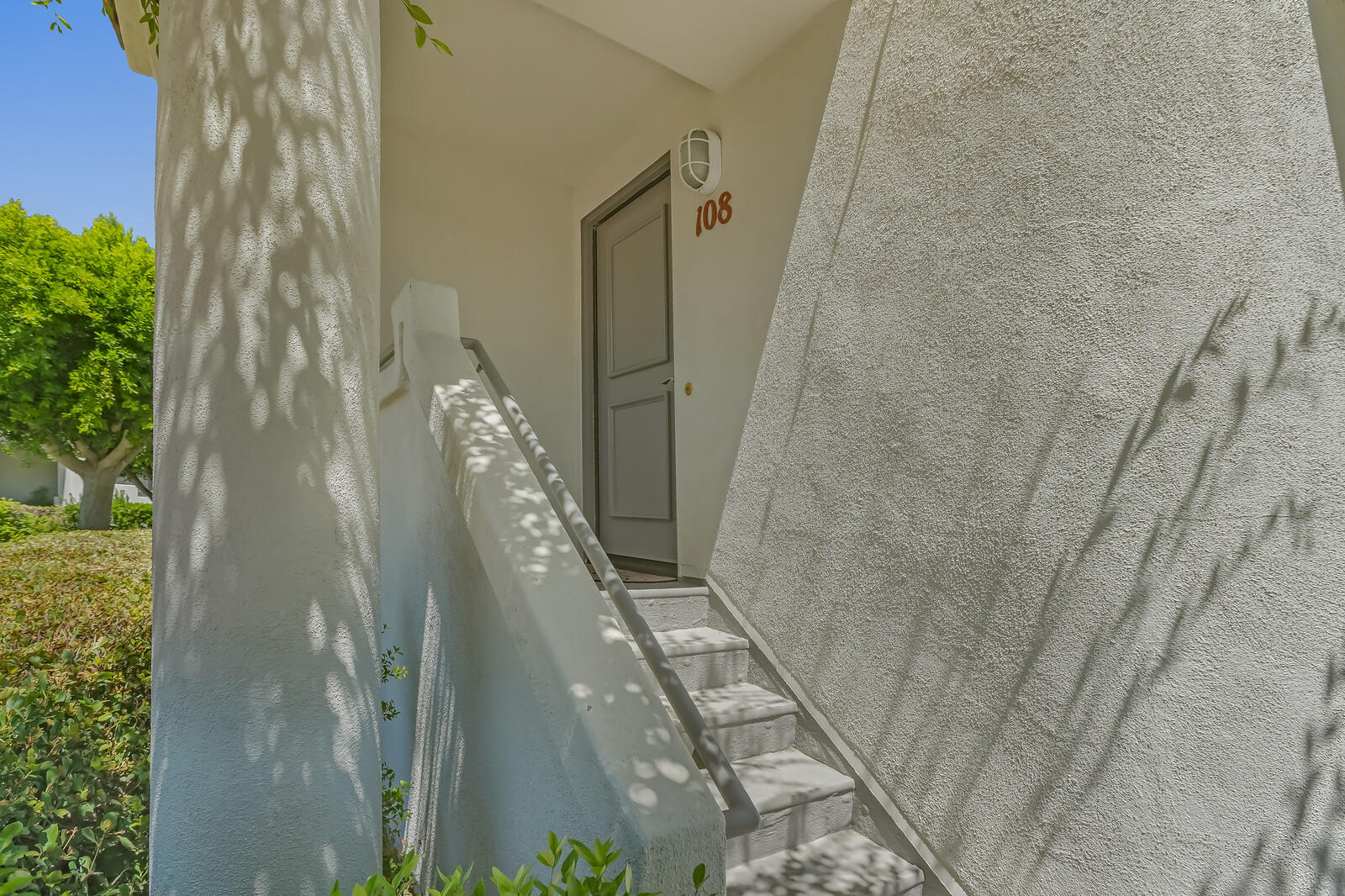 401 El Cielo Road, Unit 108 Palm Springs, CA 92262 - Photo 3 of 33 03_Image_03_mls