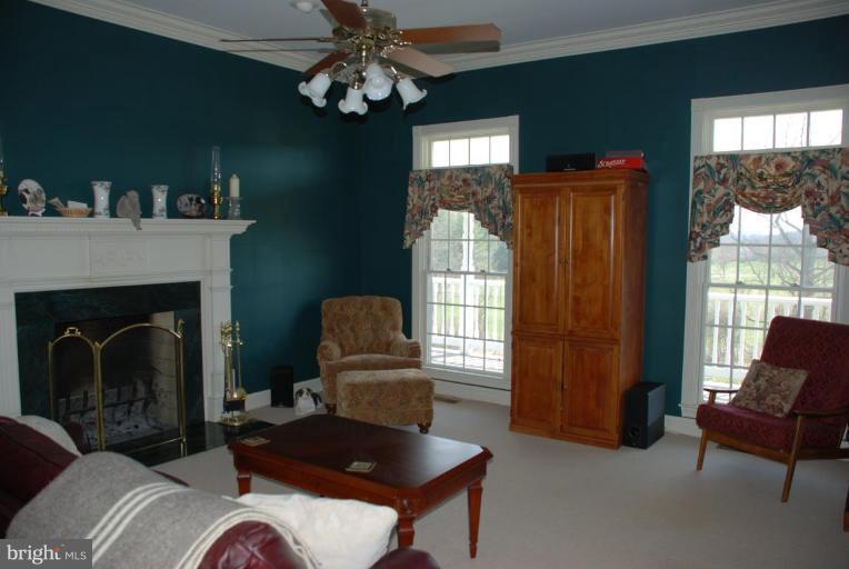 826 Valley Road Knoxville, MD 21758 - Photo 3 of 17 Living Room #2