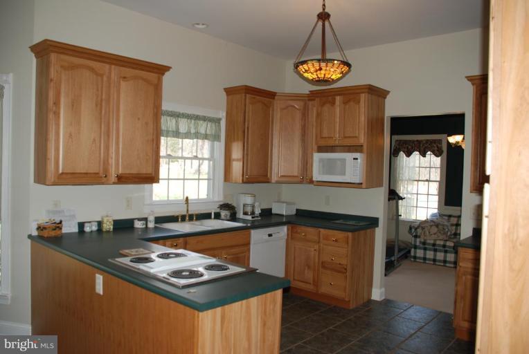 826 Valley Road Knoxville, MD 21758 - Photo 7 of 17 Kitchen #2