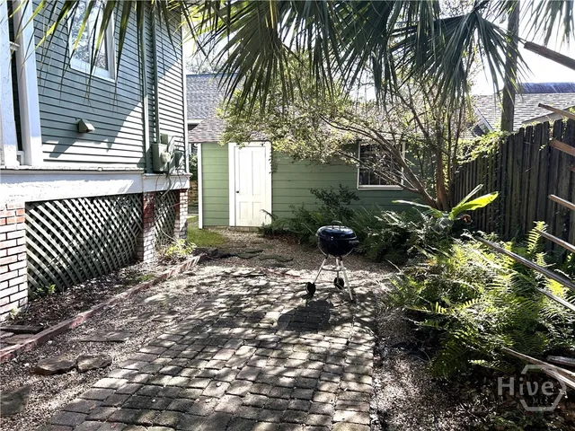 $2,800 | 631 East 40th Street, Savannah, GA 31401