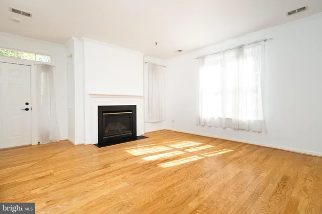 $2,995 | 8975 Harrover Place, Unit 75A, Lorton, VA 22079