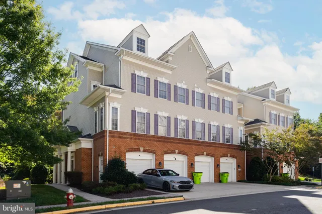 $2,995 | 8975 Harrover Place, Unit 75A, Lorton, VA 22079