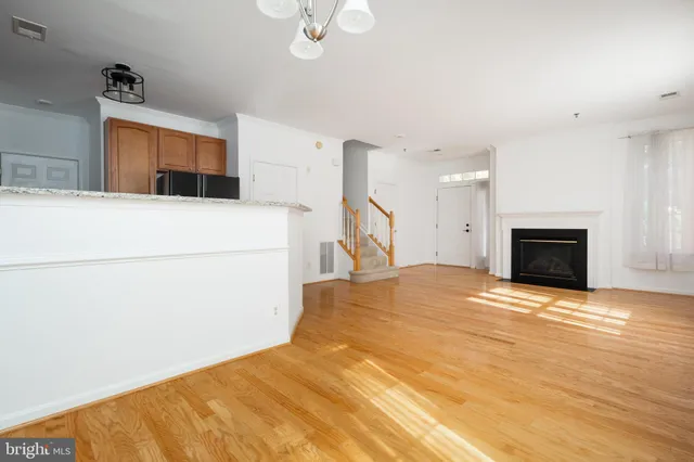 $2,995 | 8975 Harrover Place, Unit 75A, Lorton, VA 22079