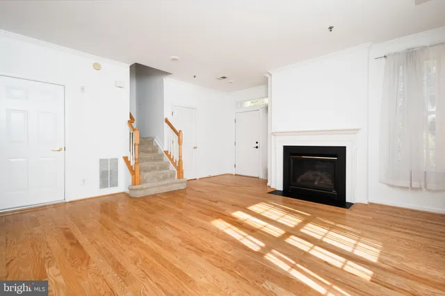 $2,995 | 8975 Harrover Place, Unit 75A, Lorton, VA 22079