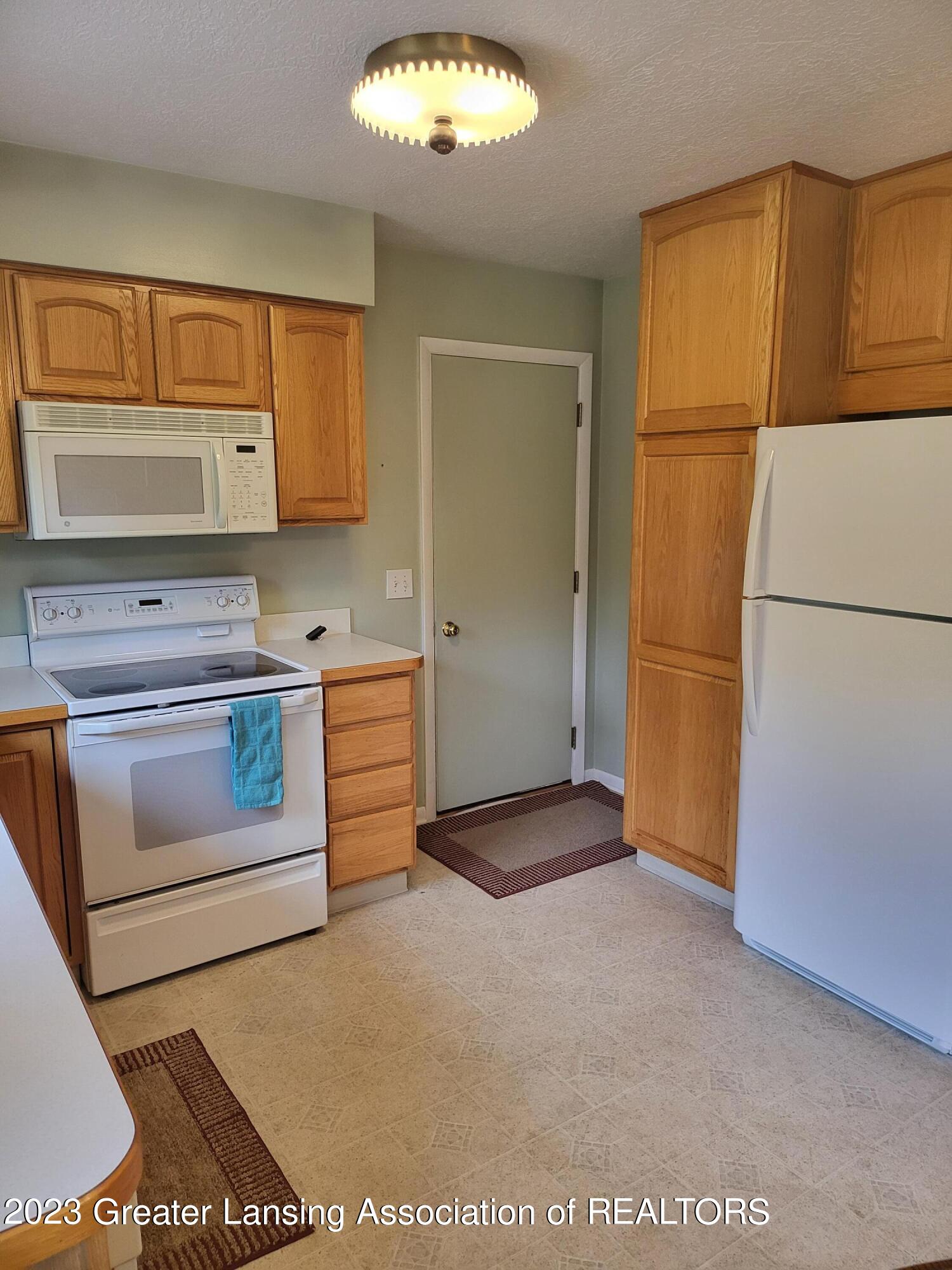 11325 Nixon Road Grand Ledge, MI 48837 - Photo 9 of 31 20230623_114522