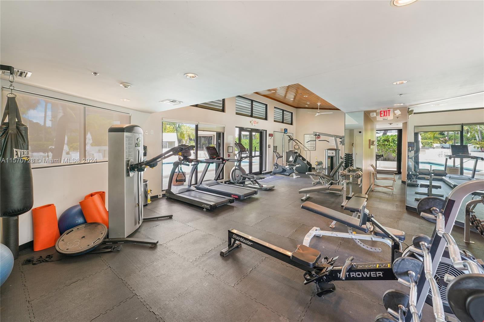 151 Southeast 15th Road, Unit 2202 Miami, FL 33129 - Photo 21 of 24