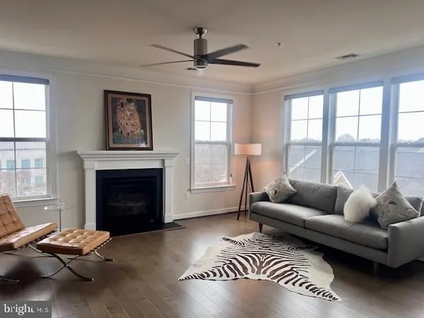 $3,200 | 13722 Neil Armstrong Avenue, Unit 508, Herndon, VA 20171