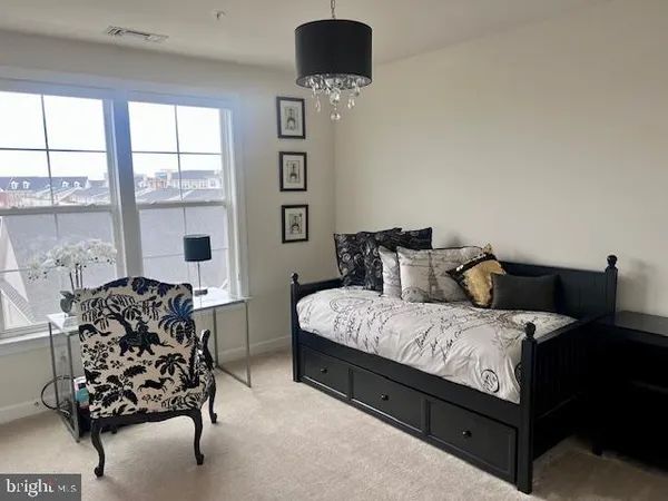 $3,200 | 13722 Neil Armstrong Avenue, Unit 508, Herndon, VA 20171