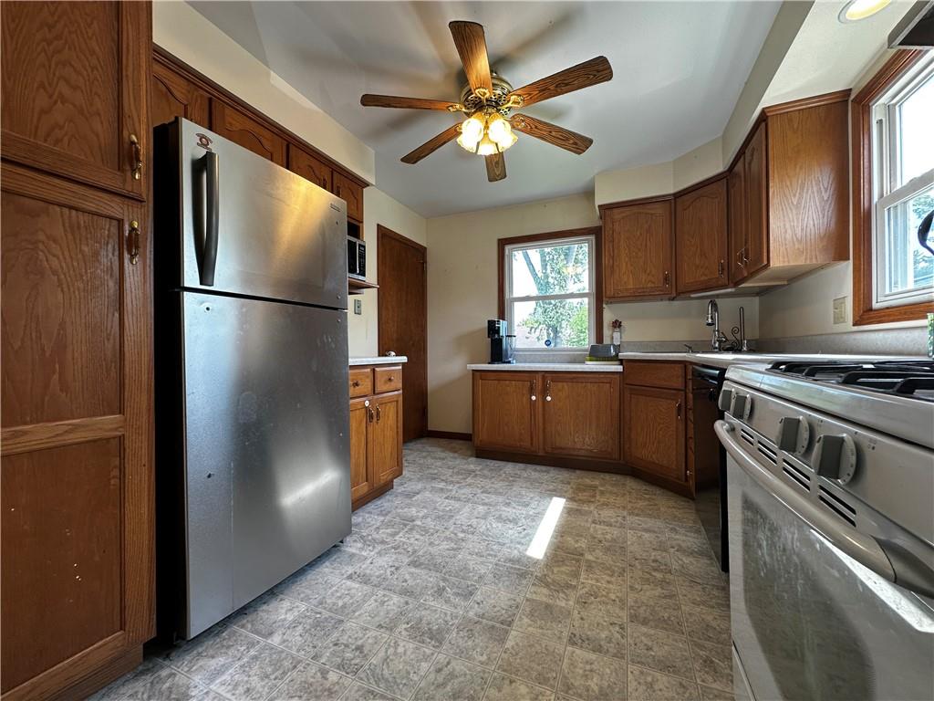 633 Crowder Avenue Sharon, PA 16146 - Photo 12 of 33