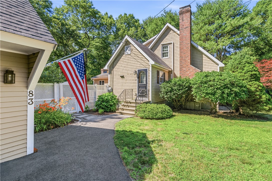 83 Stony Hollow Road Tiverton, RI 02878 - Photo 4 of 48