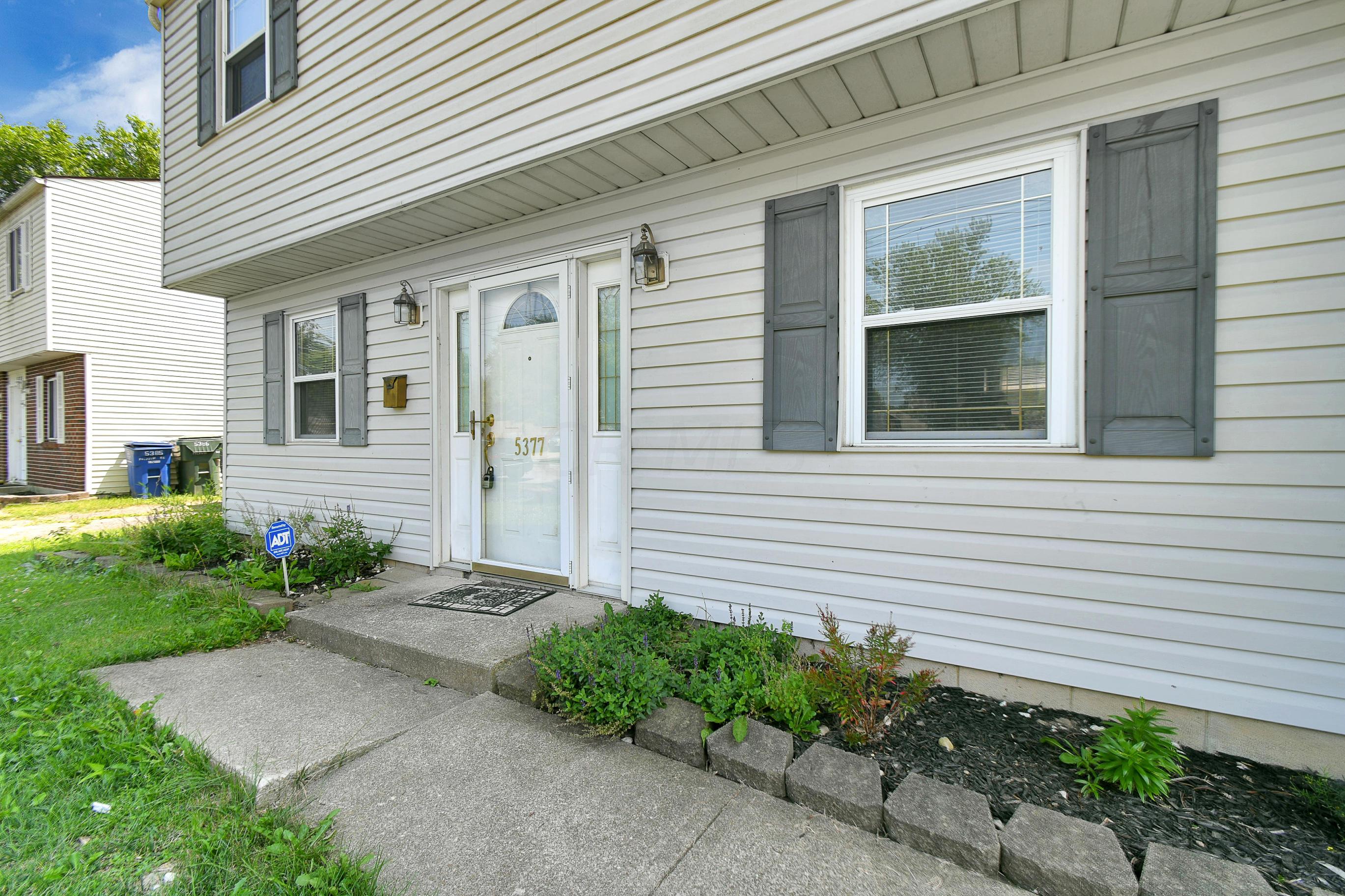 5377 Paladim Road Columbus, OH 43232 - Photo 4 of 25 Gallery Image 4
