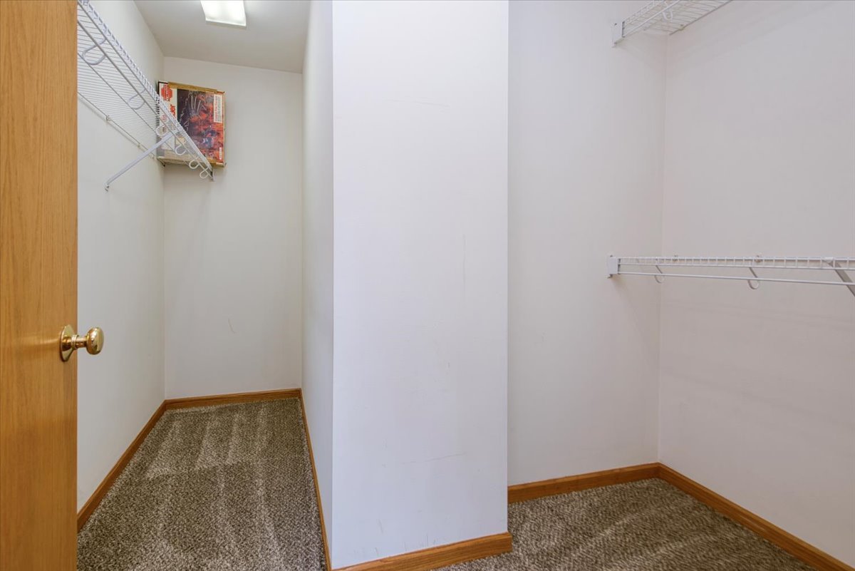 480 South Peace Road Sycamore, IL 60178 - Photo 18 of 22 a view of bathroom