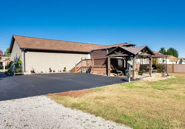 a view of outdoor space yard deck and patio
